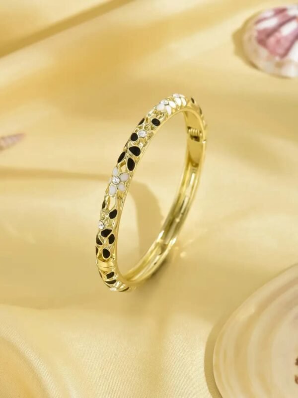 Golden Leafed Bracelet