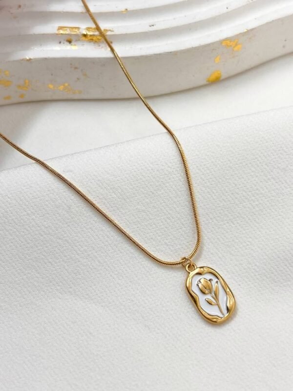 Rosey Pendant